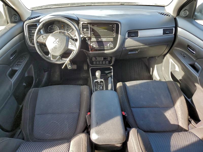Photo 8 from auction – 2017 MITSUBISHI OUTLANDER with VIN JA4AD3A33HZ054770