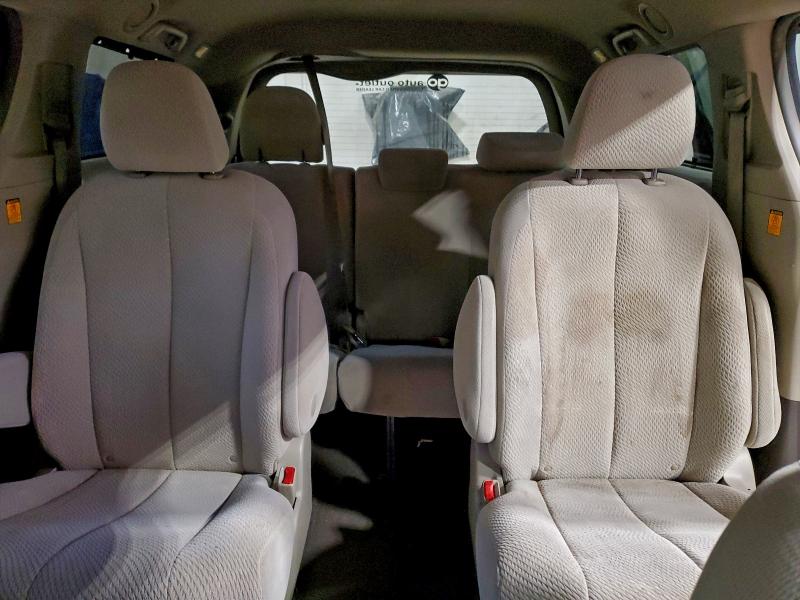 Photo 10 from auction – 2011 TOYOTA SIENNA LE with VIN 5TDJK3DC2BS008024