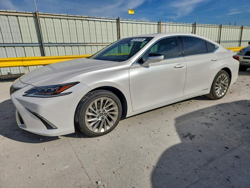 LEXUS ES 300H UL 2021 with VIN 58AFA1C13MU007948 - Photo from auction