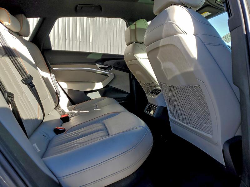 Zdjęcie 10 z aukcji – 2022 AUDI E-TRON CHR z VIN WA1VABGE4NB039373