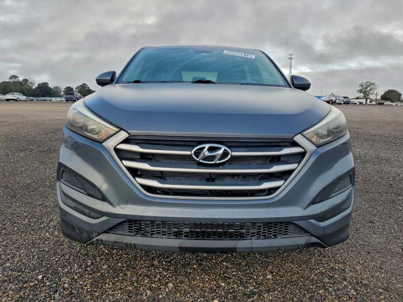 Photo 5 from auction – 2017 HYUNDAI TUCSON SE with VIN KM8J23A42HU337142