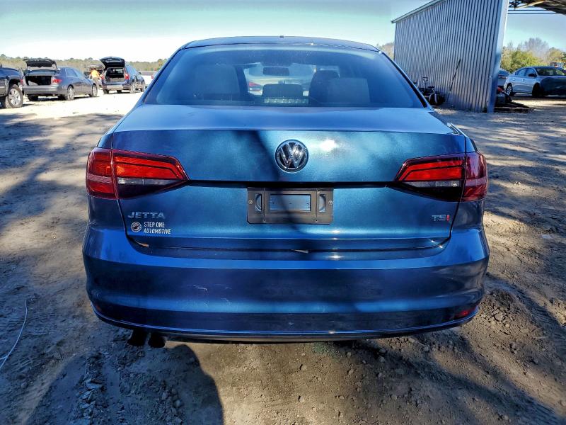 Photo 6 from auction – 2017 VOLKSWAGEN JETTA S with VIN 3VW2B7AJ5HM227421