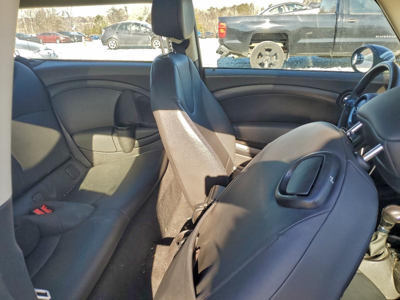 Photo 10 from auction – 2013 MINI COOPER CLU with VIN WMWZF3C54DT489972