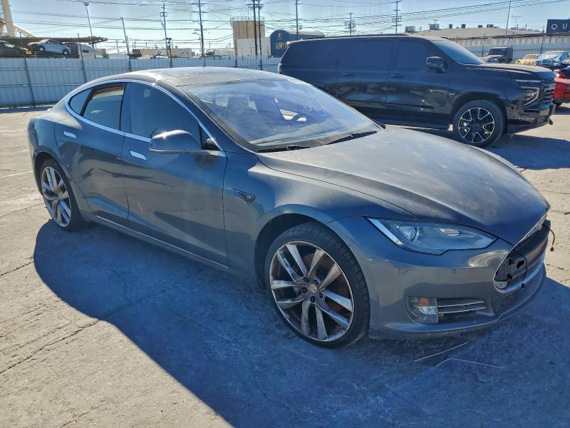 Photo 4 from auction – 2013 TESLA MODEL S with VIN 5YJSA1DP6DFP25824