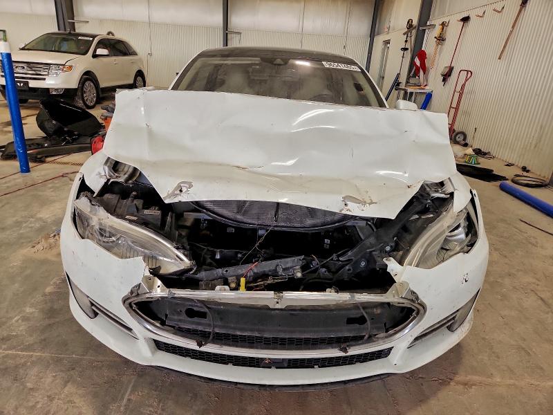 Photo 5 from auction – 2015 TESLA MODEL S with VIN 5YJSA1E25FF108856