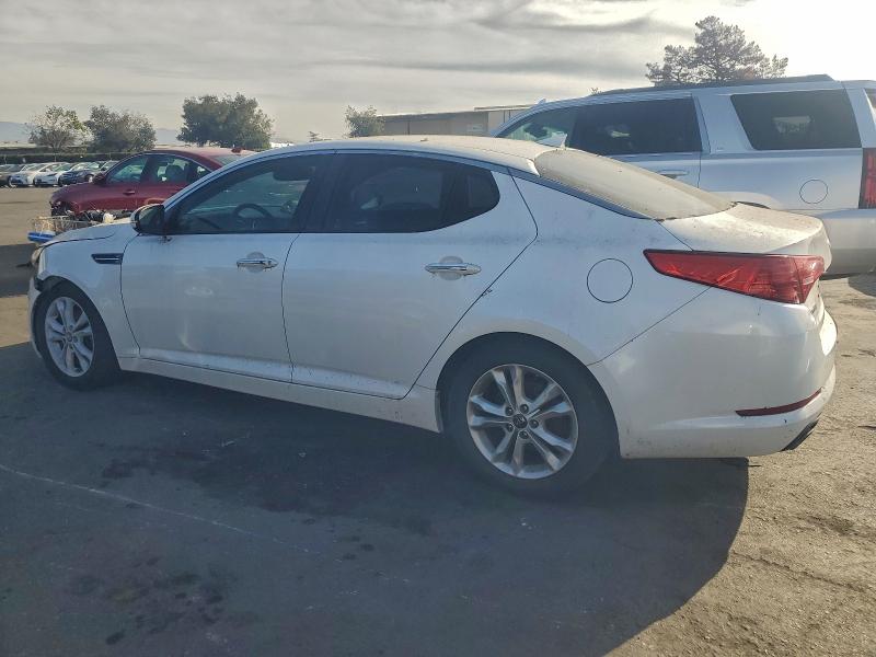 Photo 2 from auction – 2011 KIA OPTIMA EX with VIN KNAGN4A7XB5069753