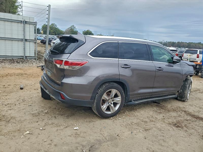 Photo 3 from auction – 2015 TOYOTA HIGHLANDER with VIN 5TDYKRFH9FS090575