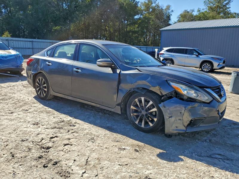 Photo 4 from auction – 2017 NISSAN ALTIMA 2.5 with VIN 1N4AL3AP5HC136133