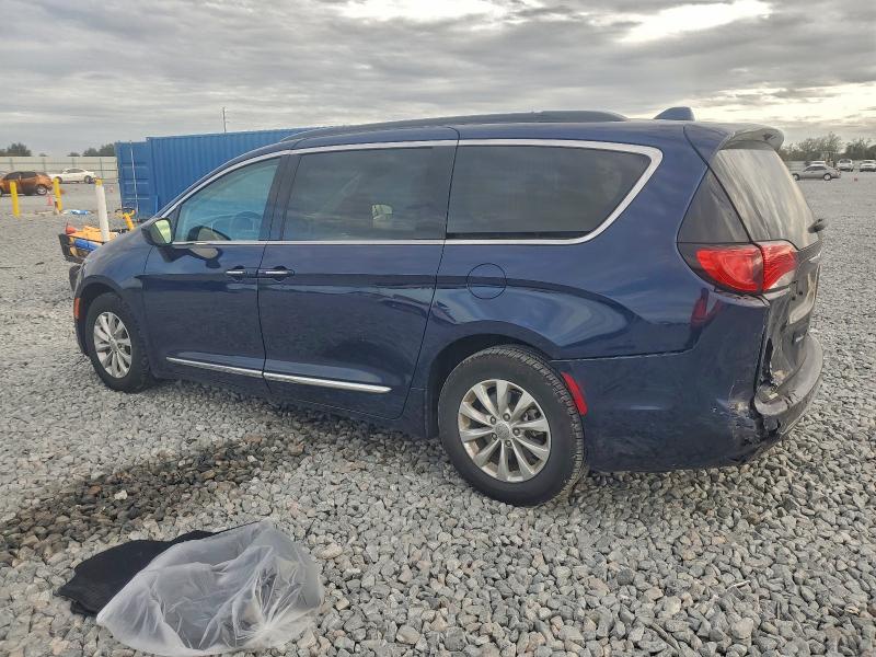 Photo 2 from auction – 2017 CHRYSLER PACIFICA T with VIN 2C4RC1BG0HR513183