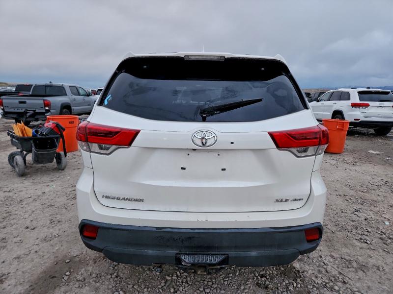 Photo 6 from auction – 2017 TOYOTA HIGHLANDER with VIN 5TDJZRFH7HS398229