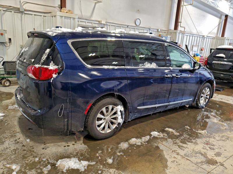 Photo 3 from auction – 2019 CHRYSLER PACIFICA T with VIN 2C4RC1BG5KR721356