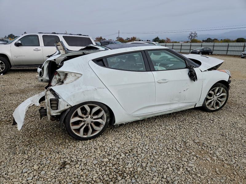Photo 3 from auction – 2013 HYUNDAI VELOSTER with VIN KMHTC6AD5DU139530