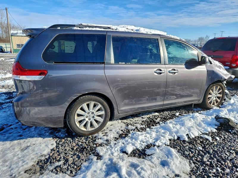 Photo 3 from auction – 2012 TOYOTA SIENNA XLE with VIN 5TDYK3DCXCS269644