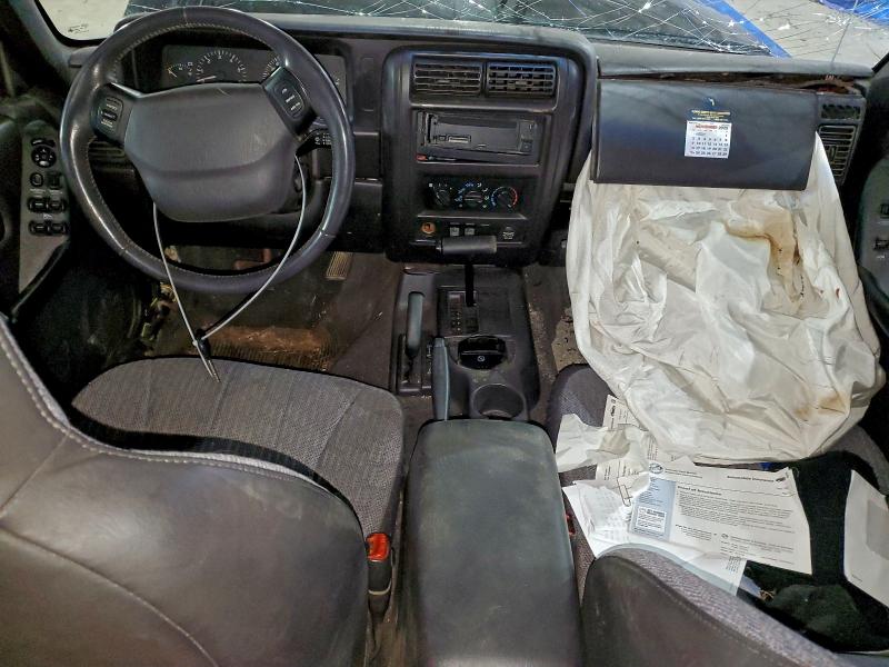 Photo 8 from auction – 2001 JEEP CHEROKEE with VIN 1J4FF48S41L567151