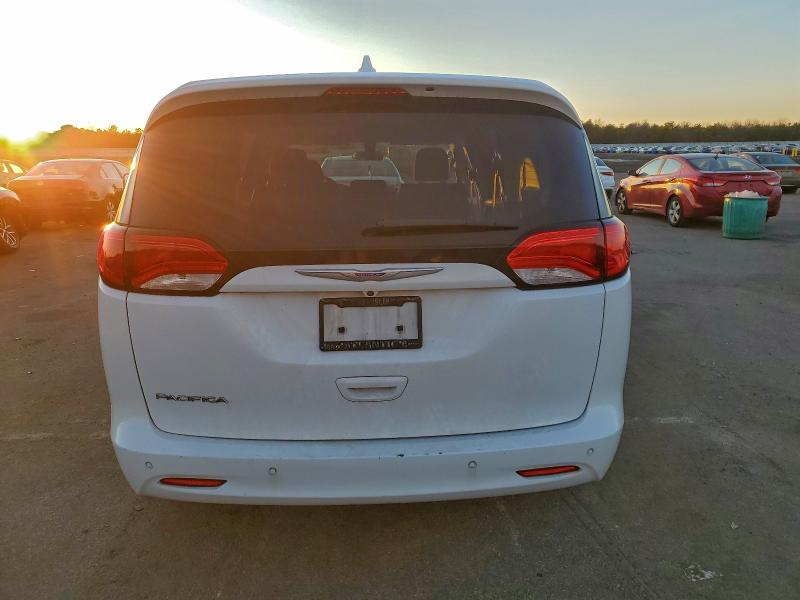 Photo 6 from auction – 2018 CHRYSLER PACIFICA L with VIN 2C4RC1CG9JR274818