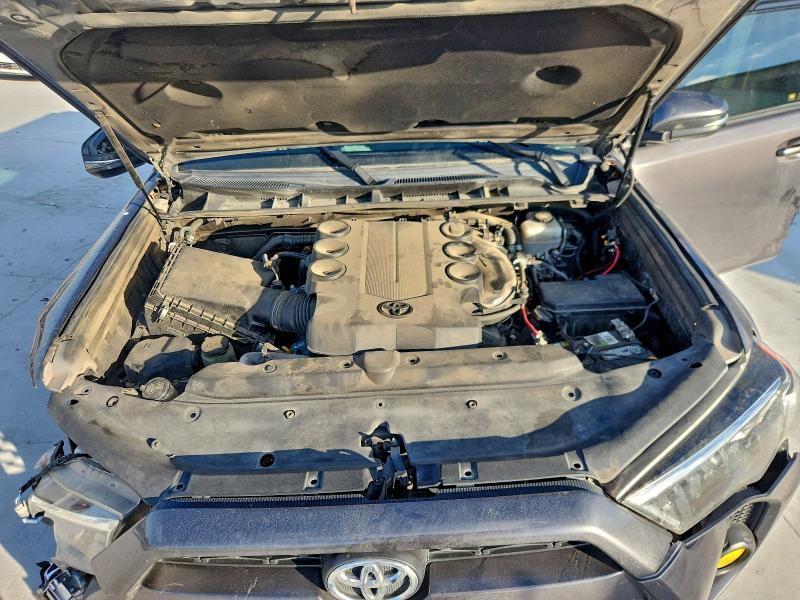 Photo 12 from auction – 2017 TOYOTA 4RUNNER SR with VIN JTEBU5JR1H5481541