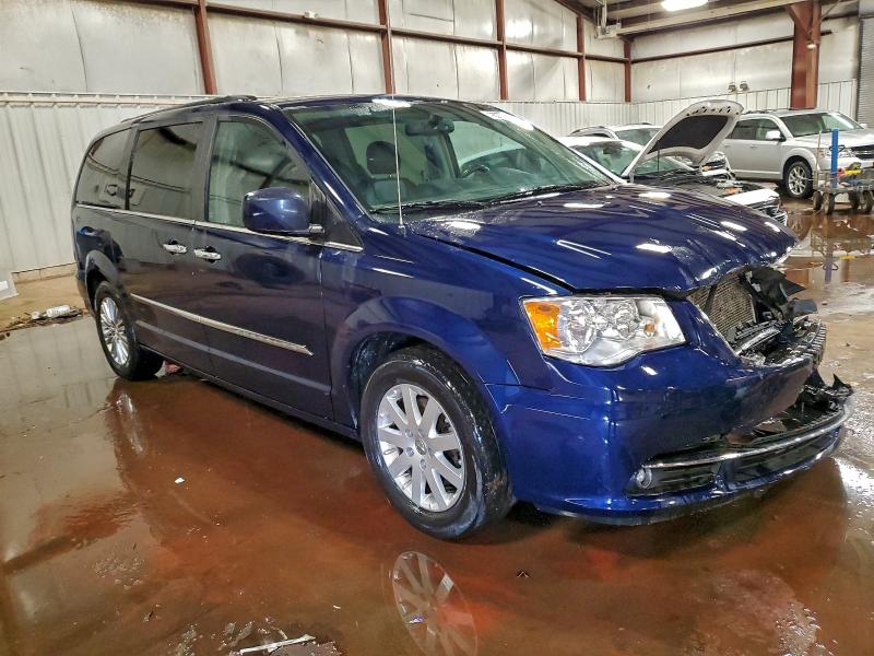 Photo 4 from auction – 2016 CHRYSLER TOWN & COU with VIN 2C4RC1BGXGR133041