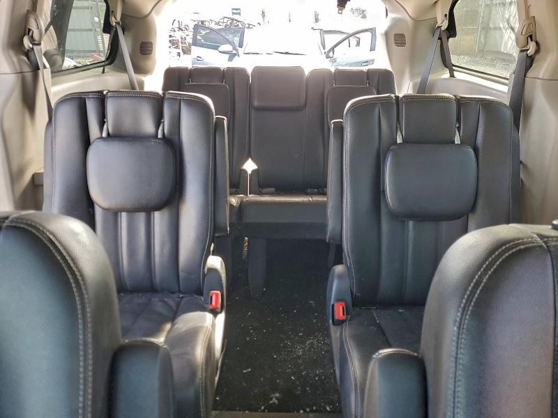 Photo 10 from auction – 2015 CHRYSLER TOWN & COU with VIN 2C4RC1BG9FR538340