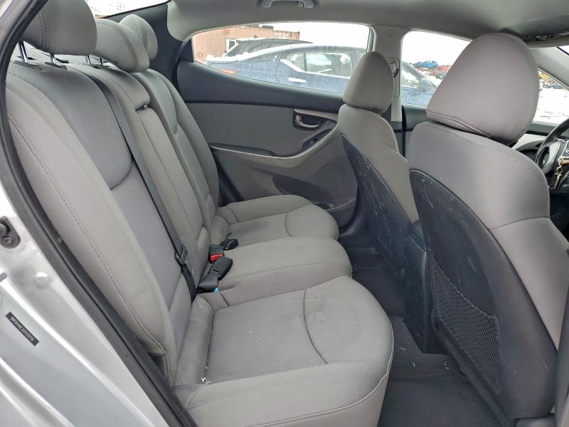 Photo 10 from auction – 2012 HYUNDAI ELANTRA GL with VIN 5NPDH4AE3CH129756