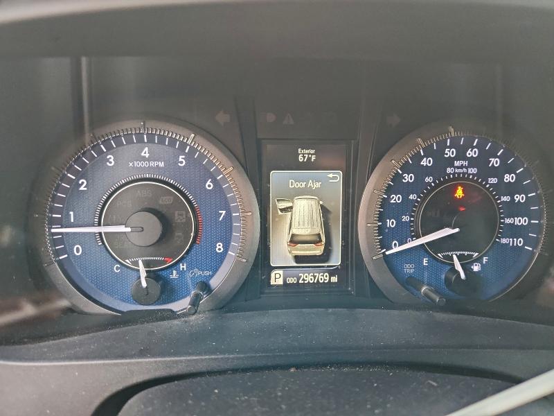 Photo 9 from auction – 2015 TOYOTA SIENNA XLE with VIN 5TDYK3DC3FS686463