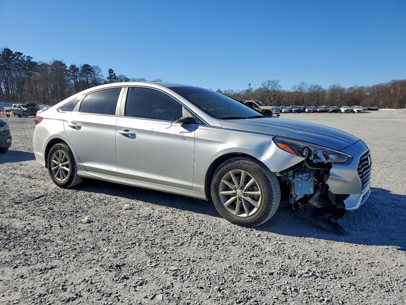 Photo 4 from auction – 2018 HYUNDAI SONATA SE with VIN 5NPE24AF4JH716267