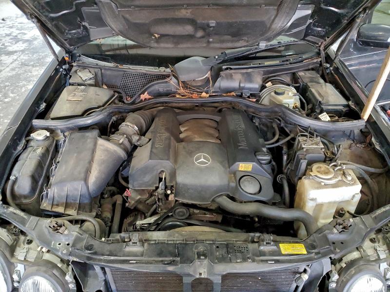 Photo 11 from auction – 2002 MERCEDES-BENZ E320 with VIN WDBJF65J82B398510