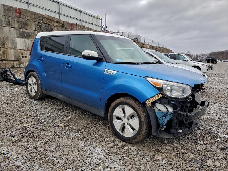 Photo 4 from auction – 2015 KIA SOUL EV with VIN KNDJX3AEXF7001202