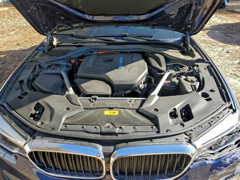 Photo 11 from auction – 2018 BMW 530E with VIN WBAJA9C54JB253340