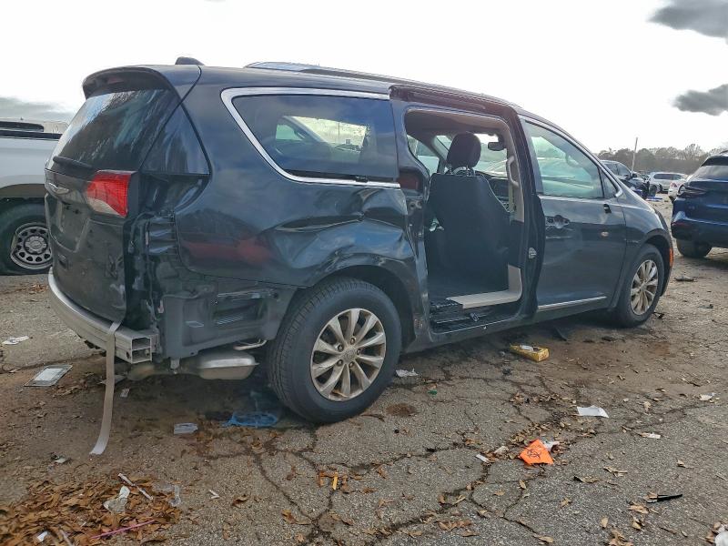 Photo 3 from auction – 2019 CHRYSLER PACIFICA T with VIN 2C4RC1BG8KR590066