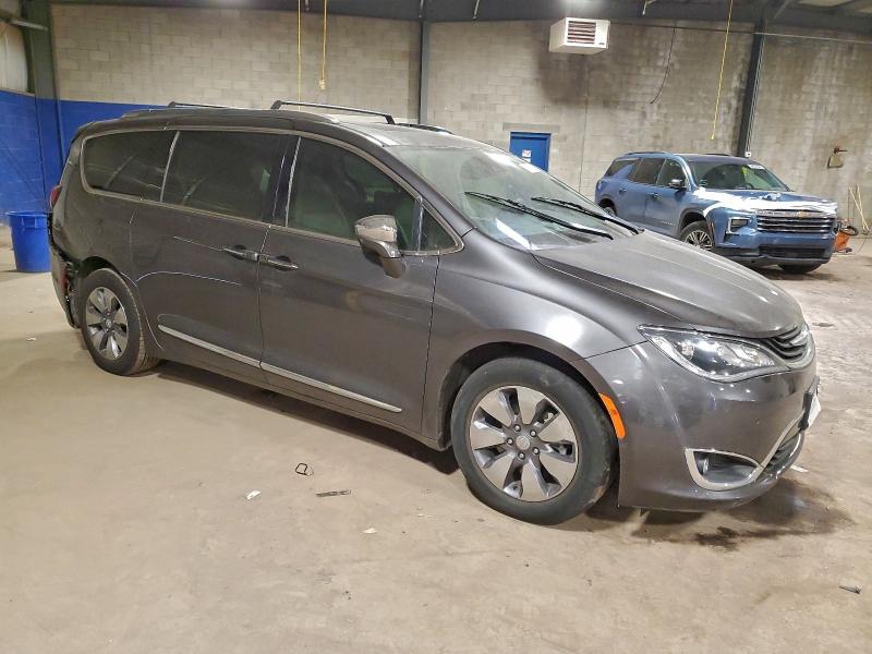 Photo 4 from auction – 2018 CHRYSLER PACIFICA H with VIN 2C4RC1N74JR169696