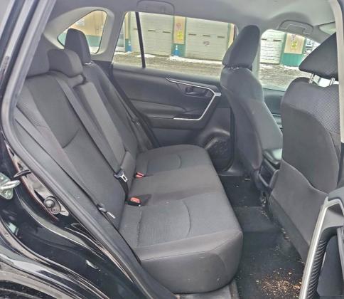 Photo 10 from auction – 2020 TOYOTA RAV4 LE with VIN 2T3F1RFV4LC128225