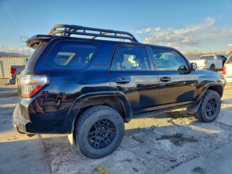 Photo 3 from auction – 2019 TOYOTA 4RUNNER with VIN JTEBU5JR9K5694065