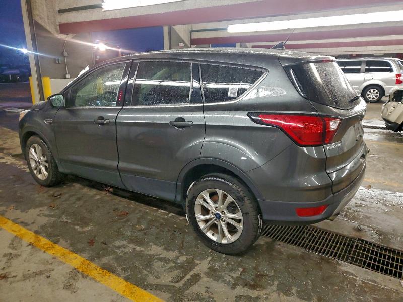 Photo 2 from auction – 2019 FORD ESCAPE SE with VIN 1FMCU0GD6KUA92863