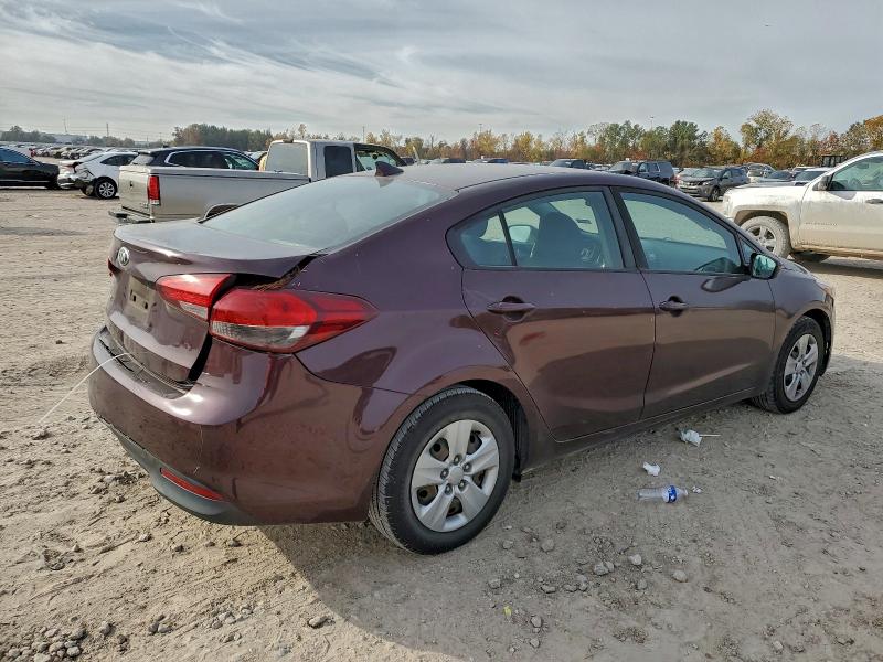 Photo 3 from auction – 2017 KIA FORTE LX with VIN 3KPFK4A74HE138649