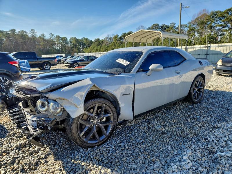 DODGE CHALLENGER 2022 مع رقم تعريف المركبة 2C3CDZBT1NH211941 - صورة من المزاد