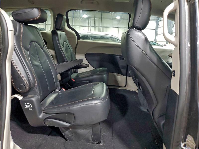 Photo 11 from auction – 2017 CHRYSLER PACIFICA T with VIN 2C4RC1BGXHR515927