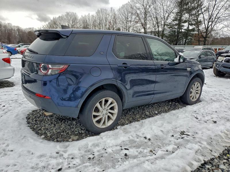 Photo 3 from auction – 2017 LAND ROVER DISCOVERY with VIN SALCR2BG4HH689958