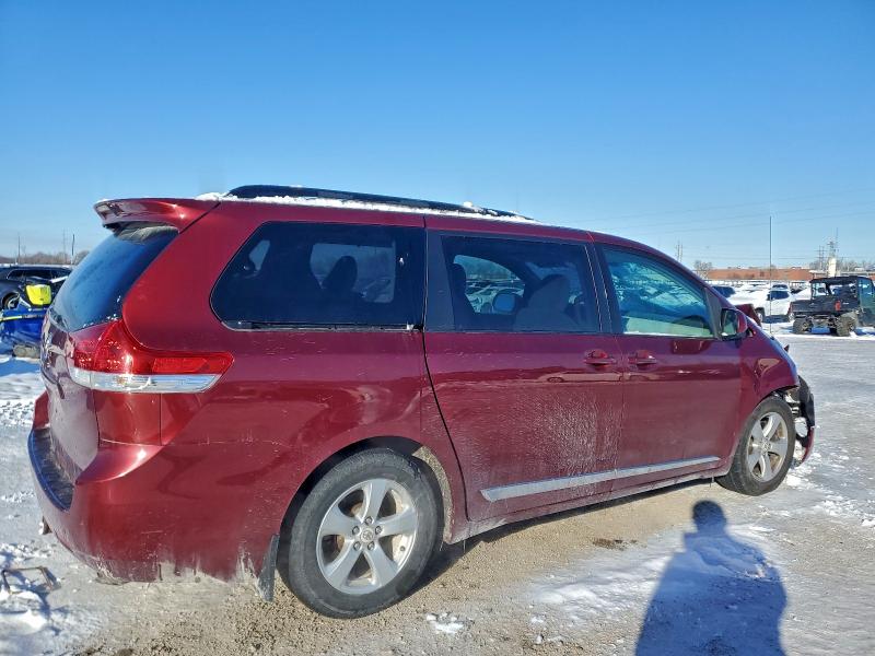Photo 3 from auction – 2012 TOYOTA SIENNA LE with VIN 5TDKK3DC2CS195500