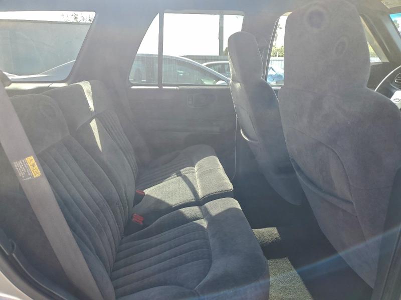 Photo 11 from auction – 2002 CHEVROLET BLAZER with VIN 1GNDT13W62K225598
