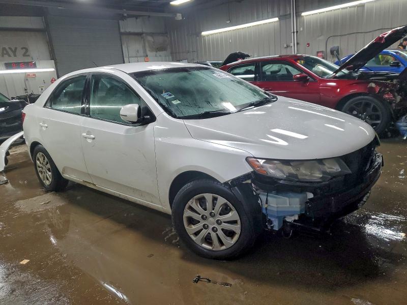 Photo 4 from auction – 2013 KIA FORTE EX with VIN KNAFU4A28D5647564