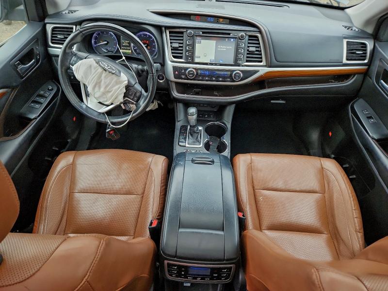 Photo 8 from auction – 2018 TOYOTA HIGHLANDER with VIN 5TDDZRFH9JS888321