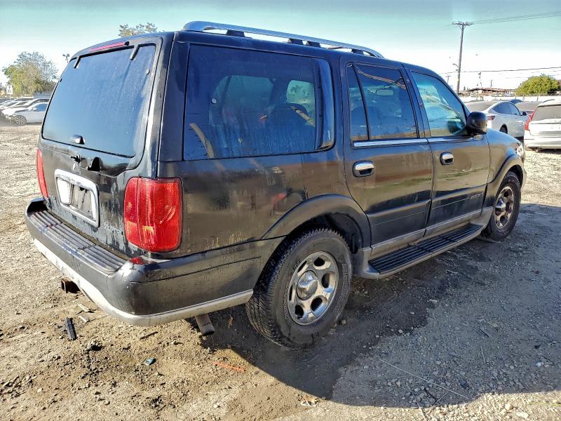 Photo 3 from auction – 2001 LINCOLN NAVIGATOR with VIN 5LMEU27A61LJ02867