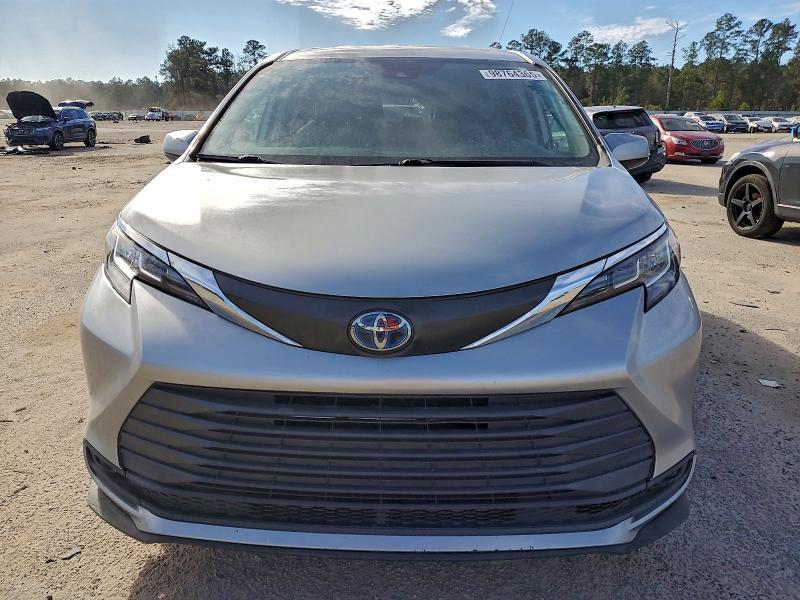 Photo 5 from auction – 2021 TOYOTA SIENNA LE with VIN 5TDKRKEC5MS063501