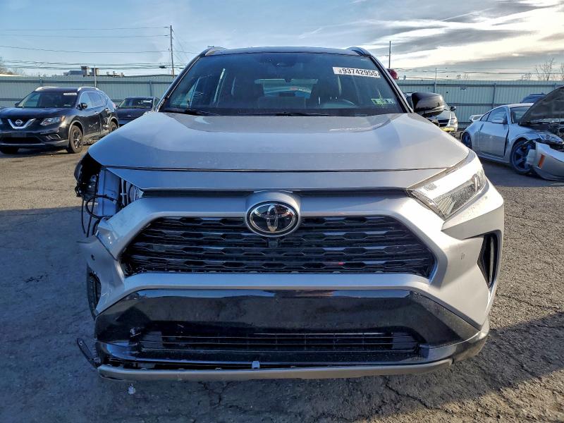 Photo 5 from auction – 2025 TOYOTA RAV4 XSE with VIN 4T3E6RFV6SU180949