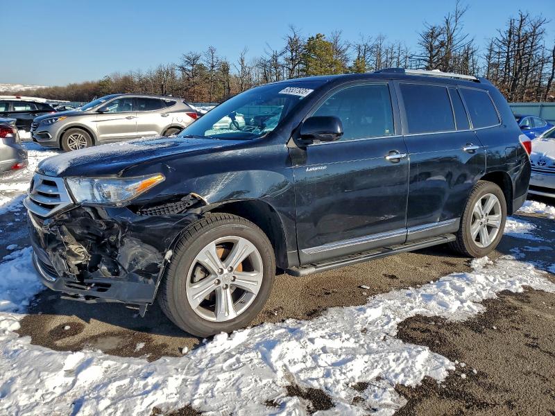 TOYOTA HIGHLANDER 2013 with VIN 5TDDK3EH2DS273990 - Photo from auction