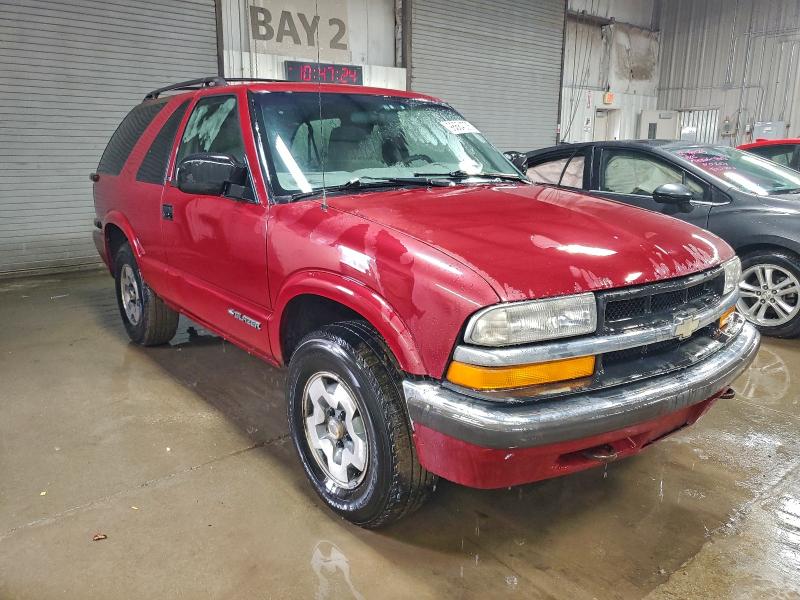 Photo 4 from auction – 2001 CHEVROLET BLAZER with VIN 1GNCT18W71K161512