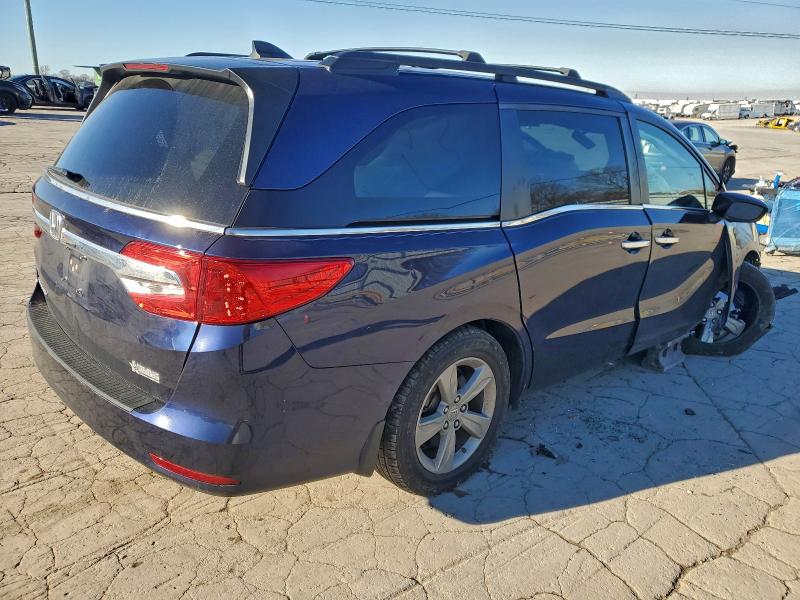 Photo 3 from auction – 2018 HONDA ODYSSEY EX with VIN 5FNRL6H71JB027648