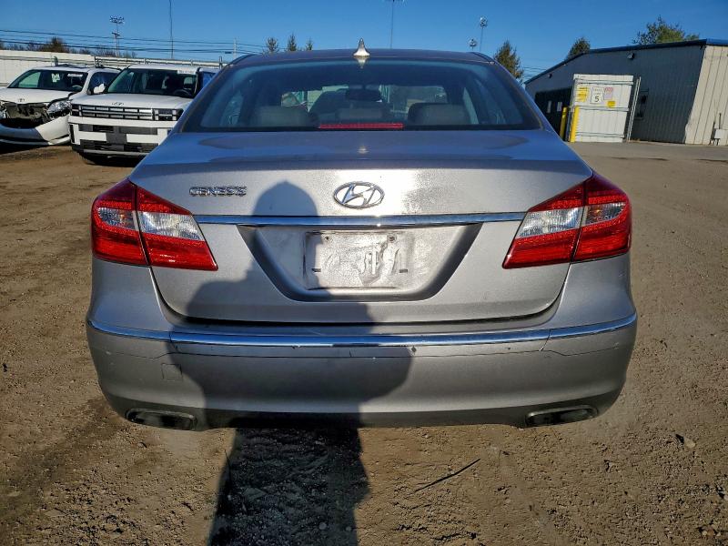 Photo 6 from auction – 2013 HYUNDAI GENESIS 3. with VIN KMHGC4DD5DU248135