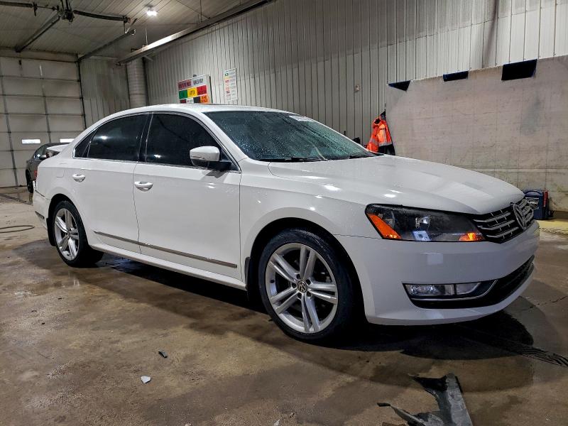 Photo 4 from auction – 2015 VOLKSWAGEN PASSAT SEL with VIN 1VWCV7A30FC064365