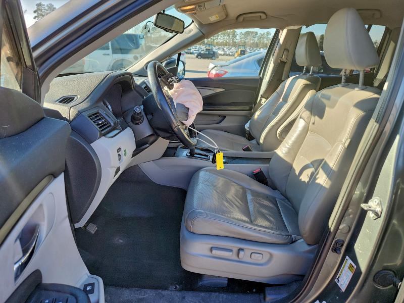 Photo 7 from auction – 2017 HONDA RIDGELINE with VIN 5FPYK3F64HB023585